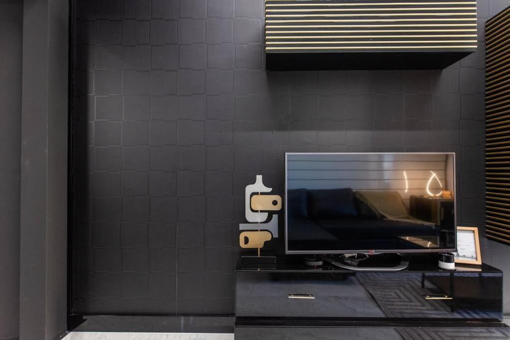 Lotus_aristotelous_loft *